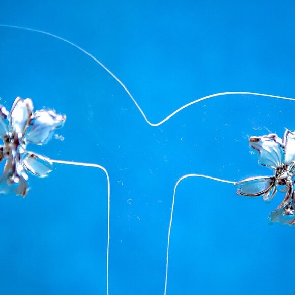 BEAUTIFUL Vintage Orchid Screw Back Earrings Silver Tone - Picture 8 of 9